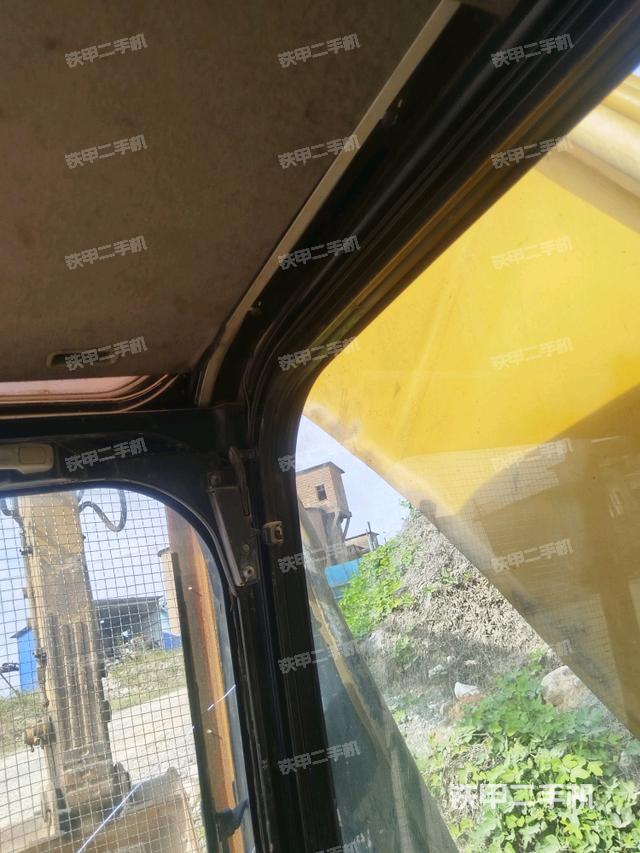 座椅右側(cè)控制臺/鑰匙門/油門/含右手柄(駕駛室部分) 座椅右側(cè)控制臺/鑰匙門/油門/含右手柄(駕駛室部分)