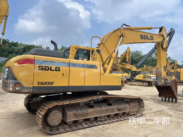 整机右后45°(整机外观) 整机右后45°(整机外观)