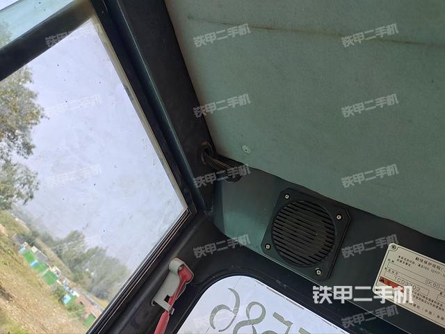 駕駛室頂部(整機外觀) 駕駛室頂部(整機外觀)