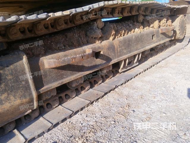 右側(cè)履帶整體(行走機構(gòu)) 右側(cè)履帶整體(行走機構(gòu))