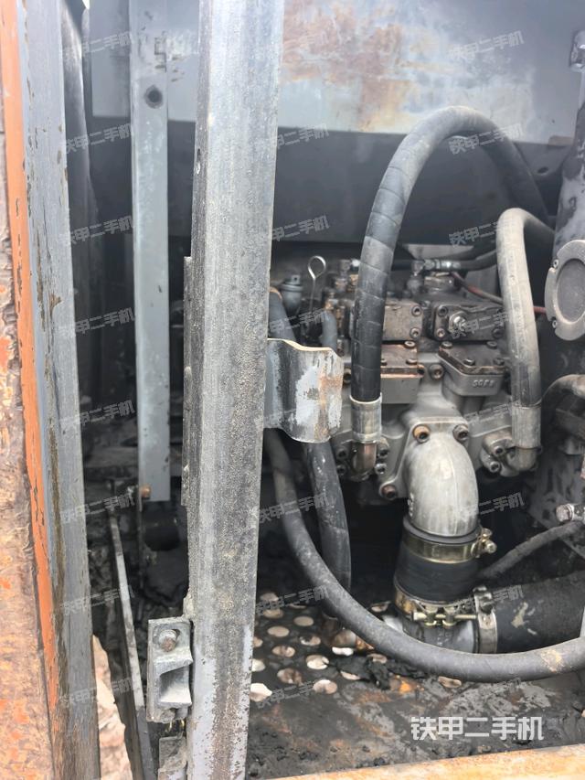 液壓泵斜45?左(大件艙室) 液壓泵斜45?左(大件艙室)