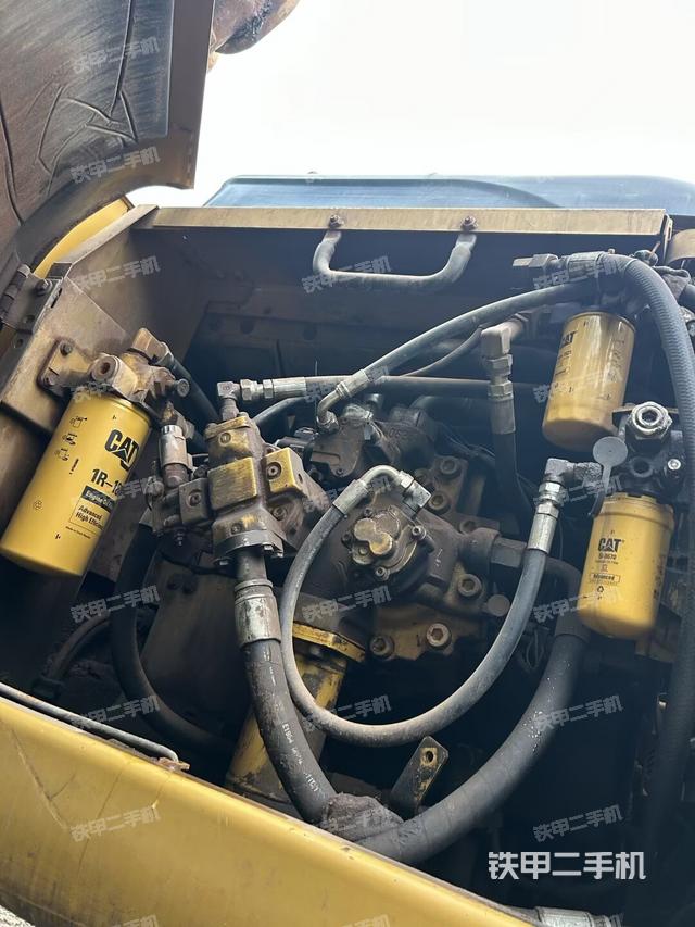 液壓泵斜45?左(大件艙室) 液壓泵斜45?左(大件艙室)