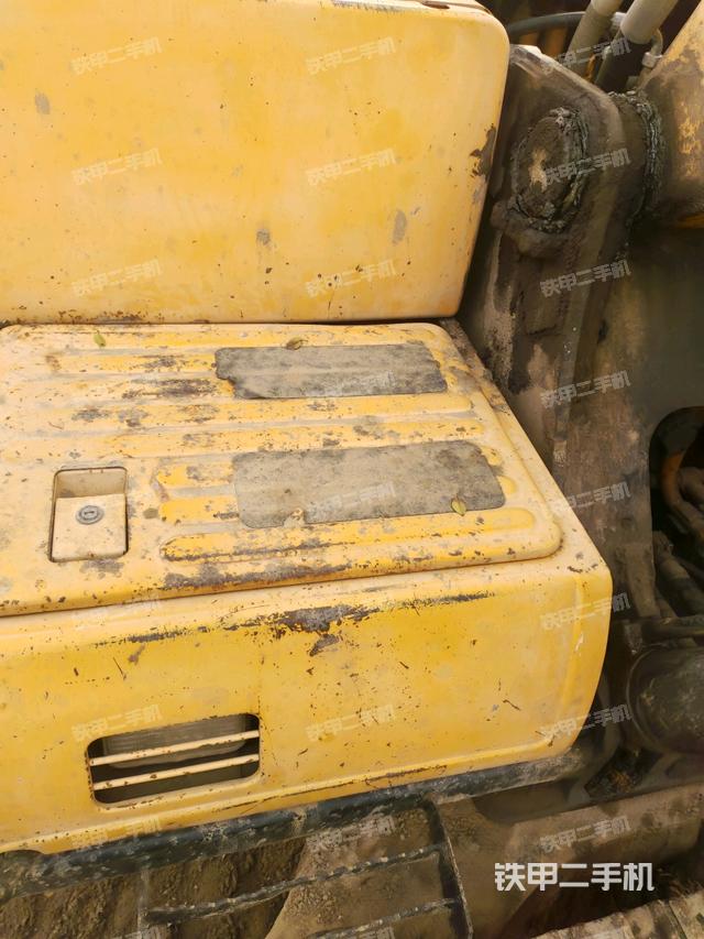 大臂根部?斜視(工作和回轉(zhuǎn)裝置) 大臂根部?斜視(工作和回轉(zhuǎn)裝置)