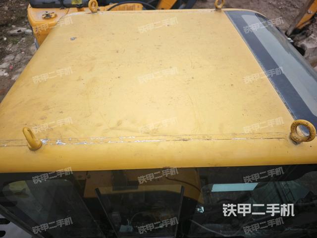 驾驶室顶部(整机外观) 驾驶室顶部(整机外观)