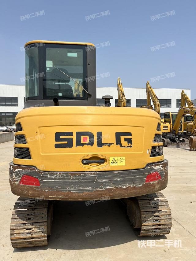 整機右后45°(整機外觀) 整機右后45°(整機外觀)