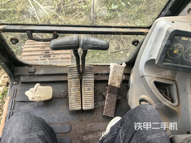 座椅后部(駕駛室部分) 座椅后部(駕駛室部分)