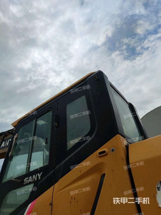 駕駛室左后45度(駕駛室部分) 駕駛室左后45度(駕駛室部分)