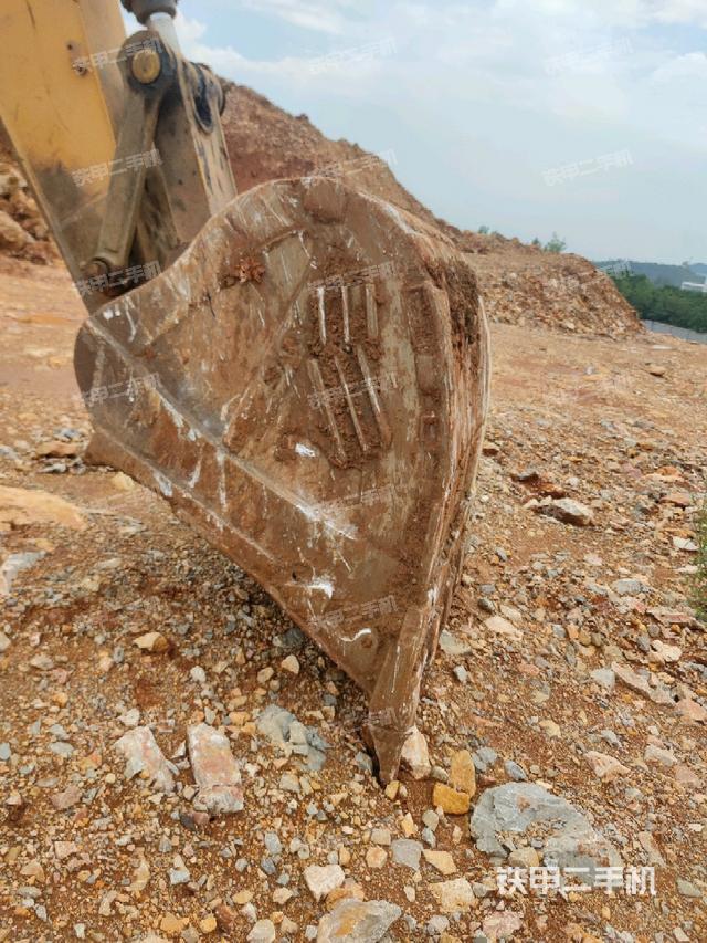 铲斗45度(工作和回转装置) 铲斗45度(工作和回转装置)