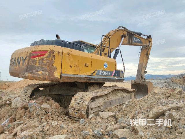 右后45(整機(jī)外觀) 右后45(整機(jī)外觀)