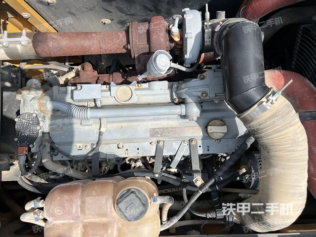 发动机整体俯视(整机外观) 发动机整体俯视(整机外观)