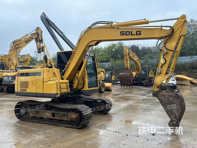 山东临工E675F挖掘机