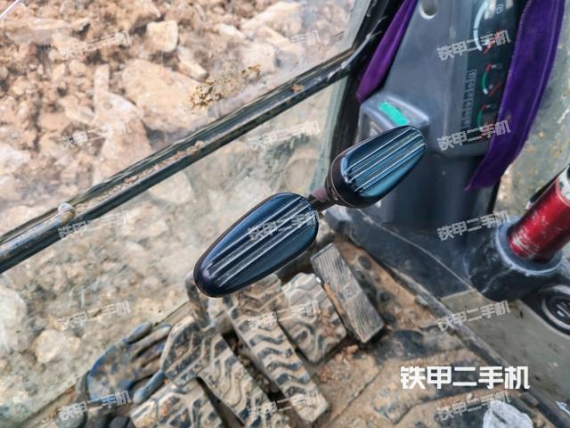 駕駛室頂部(整機外觀) 駕駛室頂部(整機外觀)