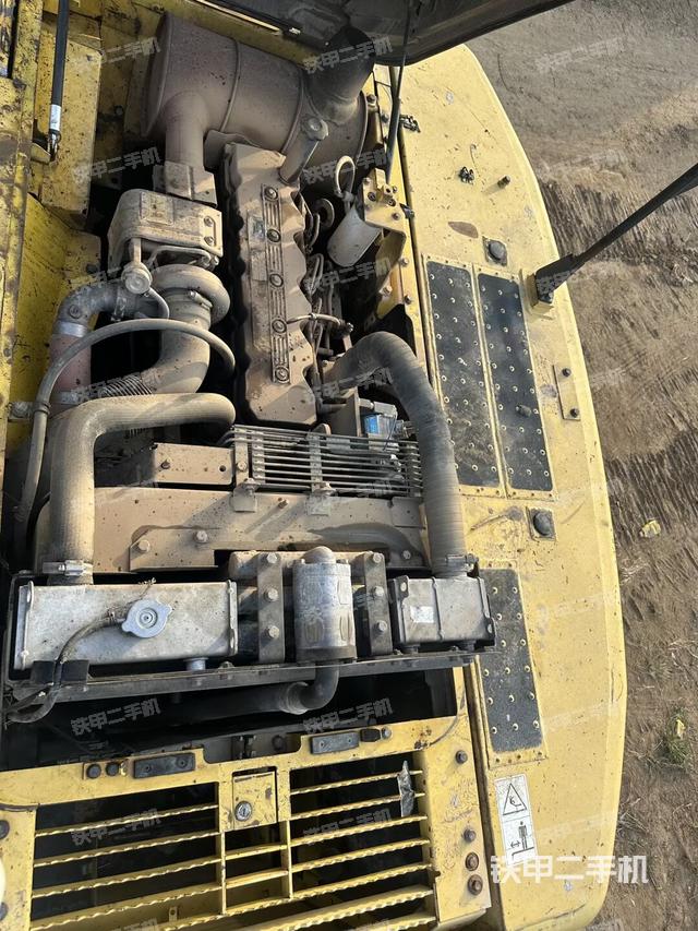 发动机整体俯视(整机外观) 发动机整体俯视(整机外观)