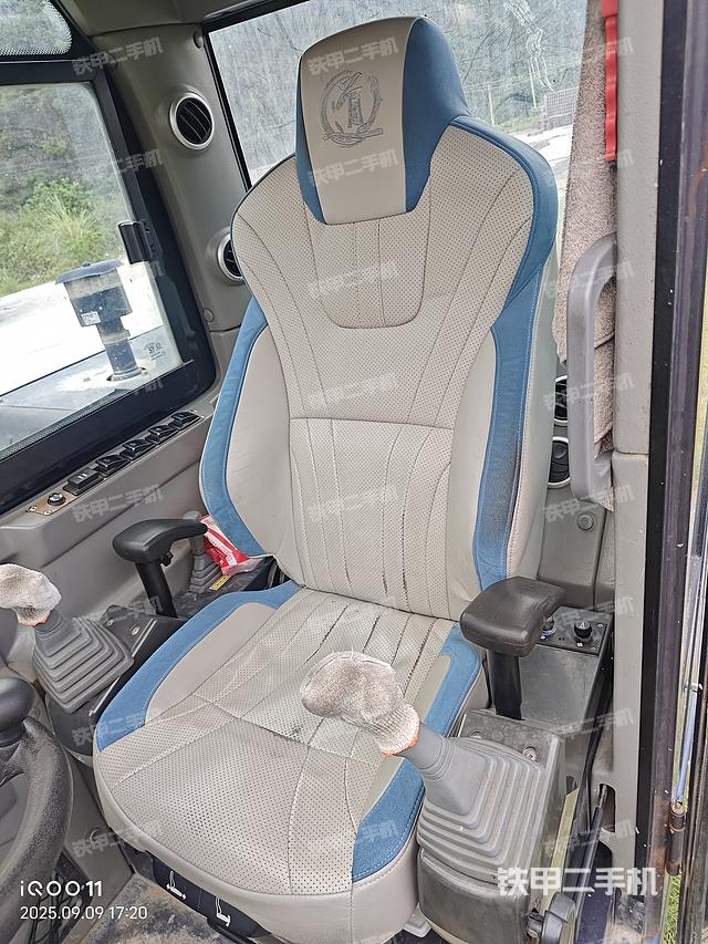 驾驶室整体（整机外观）