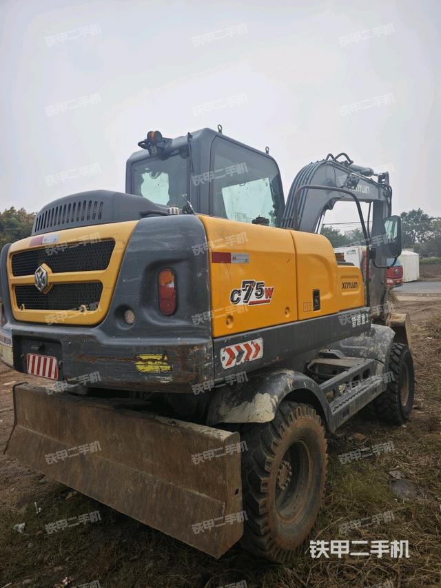 整机右后45°(整机外观) 整机右后45°(整机外观)