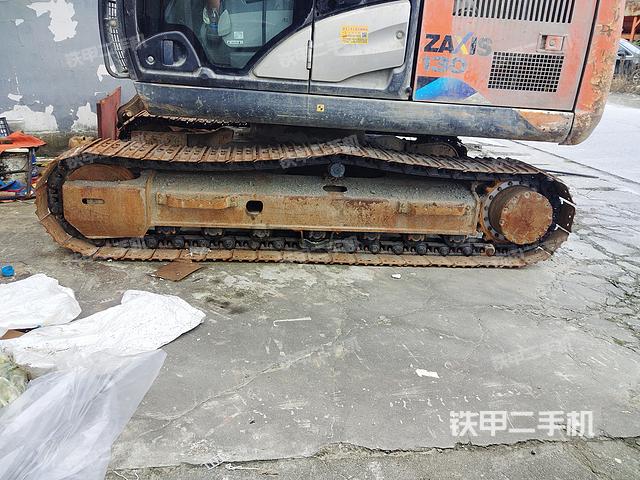 单侧履带整体(整机外观) 单侧履带整体(整机外观)