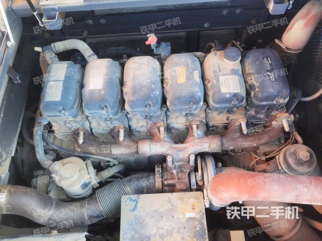 发动机整体俯视(整机外观) 发动机整体俯视(整机外观)