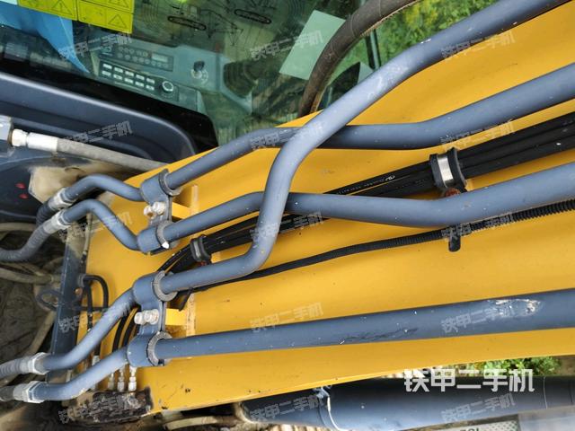 大臂根部?斜視(工作和回轉裝置) 大臂根部?斜視(工作和回轉裝置)