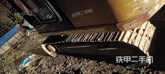 单侧履带整体(整机外观) 单侧履带整体(整机外观)