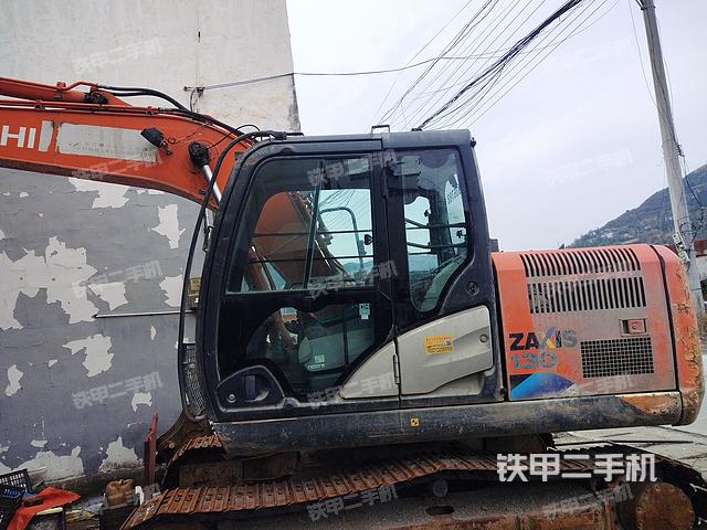 驾驶室整体(整机外观) 驾驶室整体(整机外观)