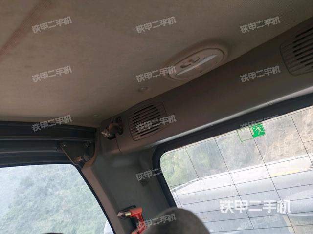 駕駛室左前45度(駕駛室部分) 駕駛室左前45度(駕駛室部分)