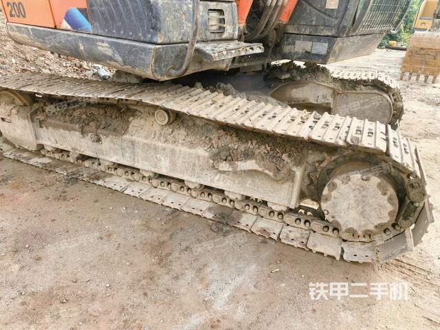 左側(cè)履帶整體?(行走機構(gòu)) 左側(cè)履帶整體?(行走機構(gòu))