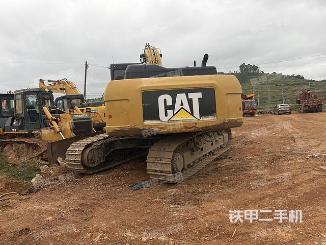 驾驶室顶部（整机外观）