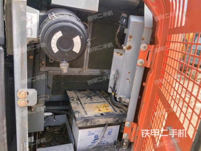 散熱器室(大件艙室) 散熱器室(大件艙室)