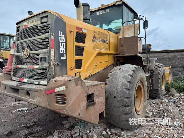 整機右后45°（整機外觀及大件）