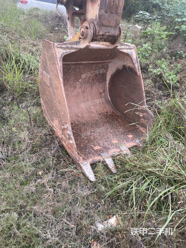 小臂整体左后（工作和回转装置）