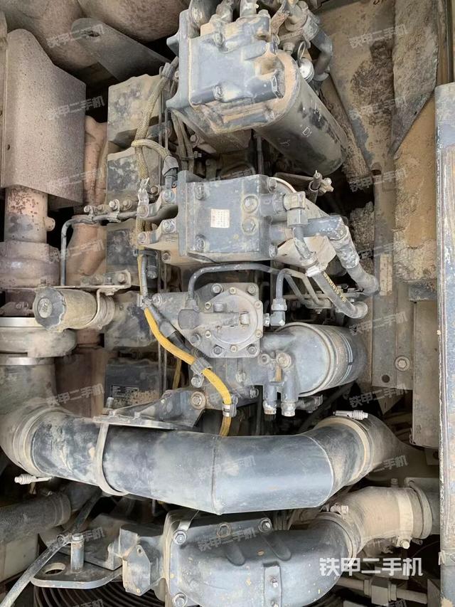 发动机整体俯视(整机外观) 发动机整体俯视(整机外观)