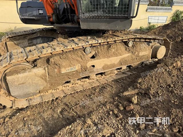 單側(cè)履帶整體（整機(jī)外觀）