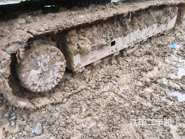 右驱动轮（行走机构）