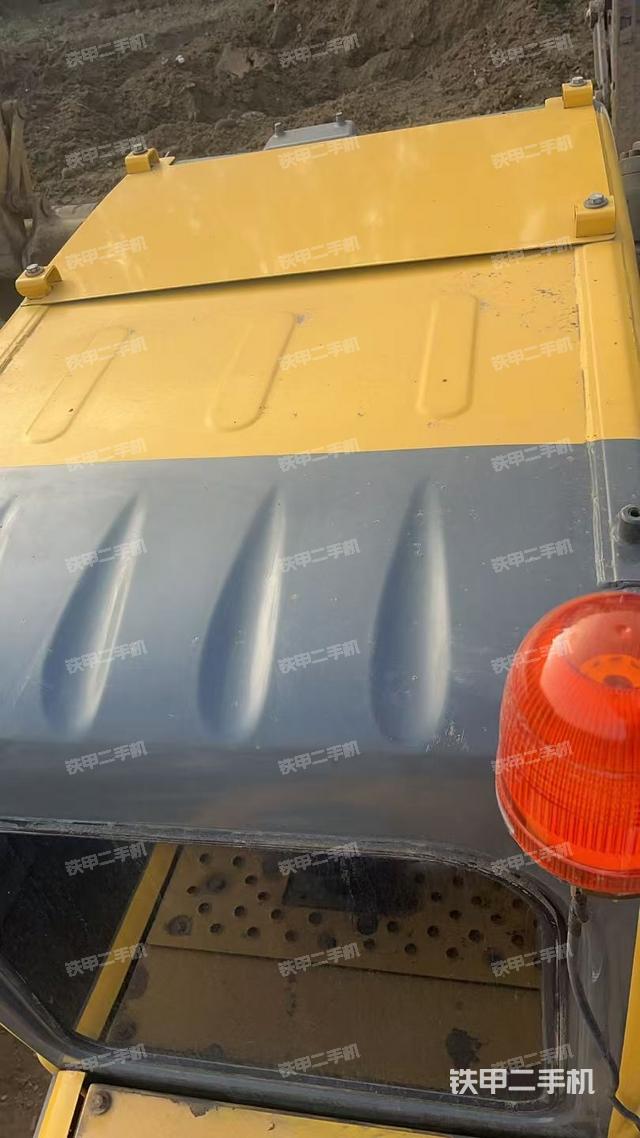 驾驶室顶部（整机外观）