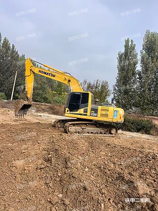 小松PC220-8M0挖掘機(jī)