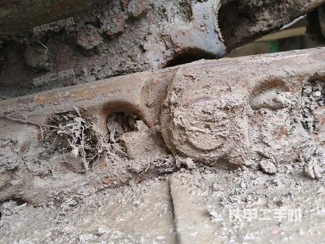 左導(dǎo)向輪（行走機(jī)構(gòu)）