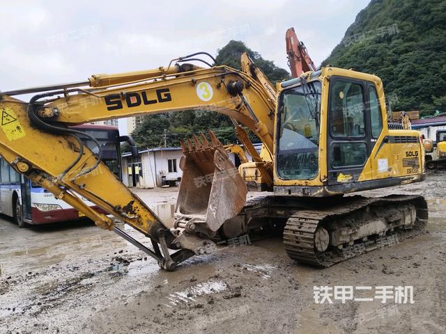 山东临工E6135F挖掘机