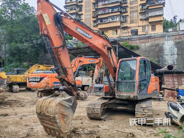 斗山DX150LC-9C挖掘機(jī)