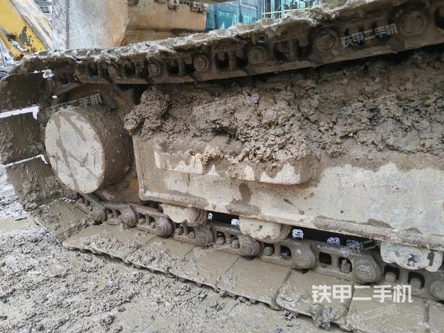 右驱动轮（行走机构）