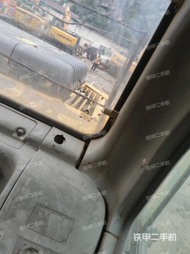 后窗玻璃角标（驾驶室部分）