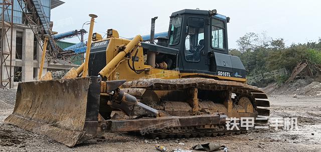 整机左侧（设备外观及核心部件）