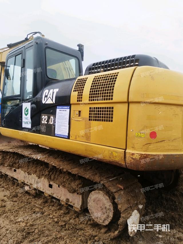 后窗玻璃角标（驾驶室部分）