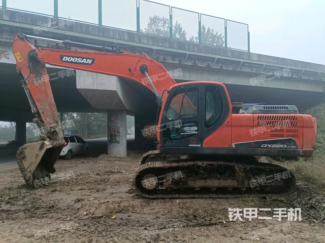 斗山DX215-9C挖掘機