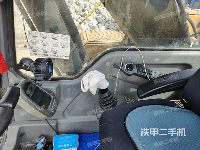 驾驶室整体（整机外观）