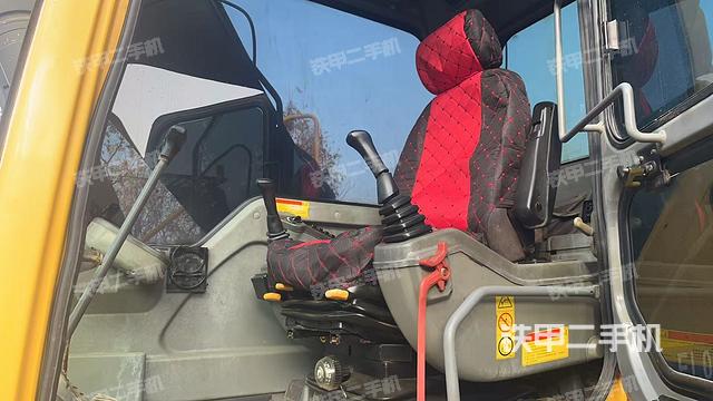 驾驶室整体（整机外观）