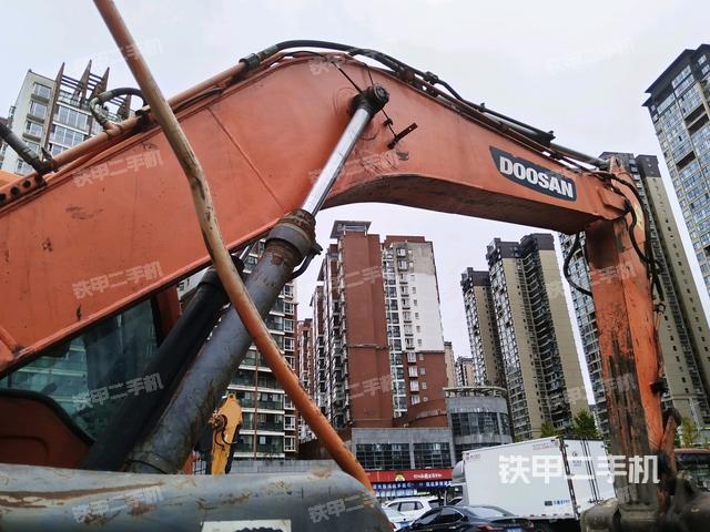 大臂整體?右側(cè)（工作和回轉(zhuǎn)裝置）