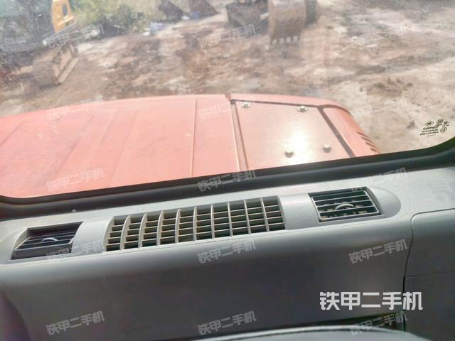 后窗玻璃角標(駕駛室部分) 后窗玻璃角標(駕駛室部分)