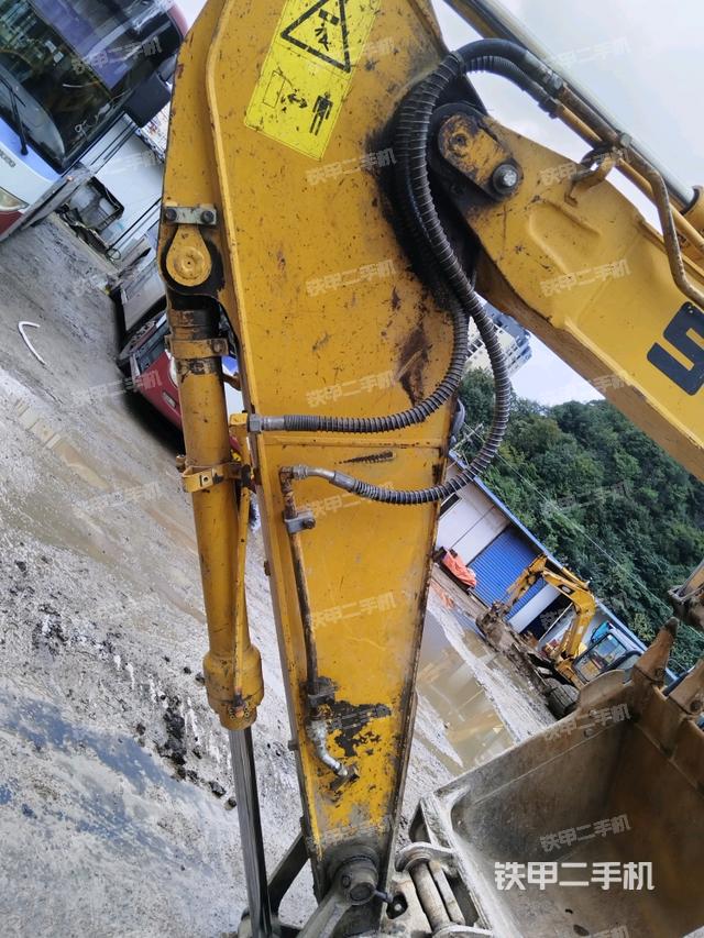 小臂整体左后（工作和回转装置）