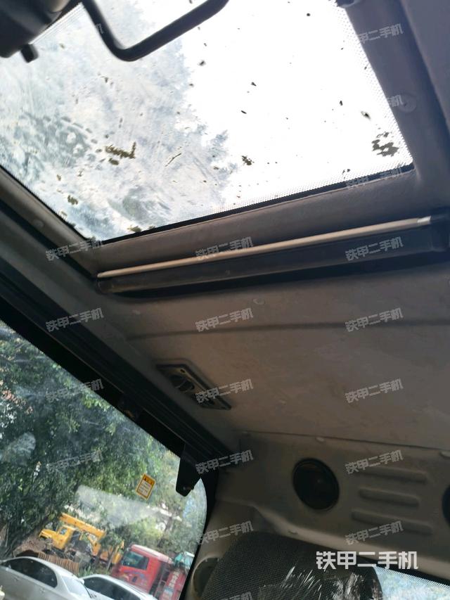 駕駛室頂部（整機(jī)外觀）