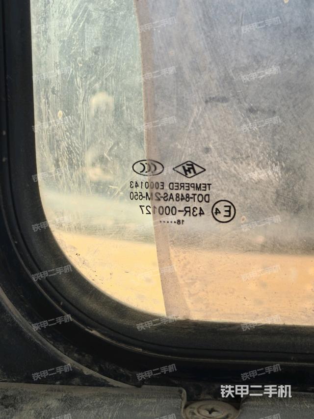 后窗玻璃角标（驾驶室部分）